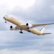 Самолет Airbus A350-1000ULR для Qantas в полёте