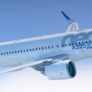 Самолет Airbus A320 с логотипом Airbus
