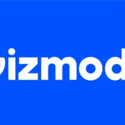 Логотип Gizmodo на синем фоне с белым шрифтом