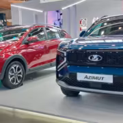 АвтоВАЗ готовит 500-сильный гибридный Lada Azimut 5 Два автомобиля Lada Azimut и Iskra на выставке