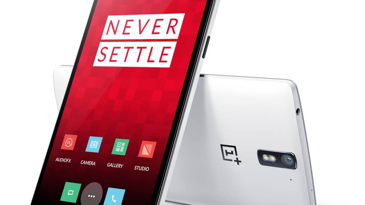 Баннер с переходом на Oppo и конец OxygenOS: почему OnePlus теряет себя 6 Смартфон OnePlus с экраном и приложениями