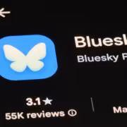 Иконка приложений Bluesky и рейтинг 3.1 звезды на App Store