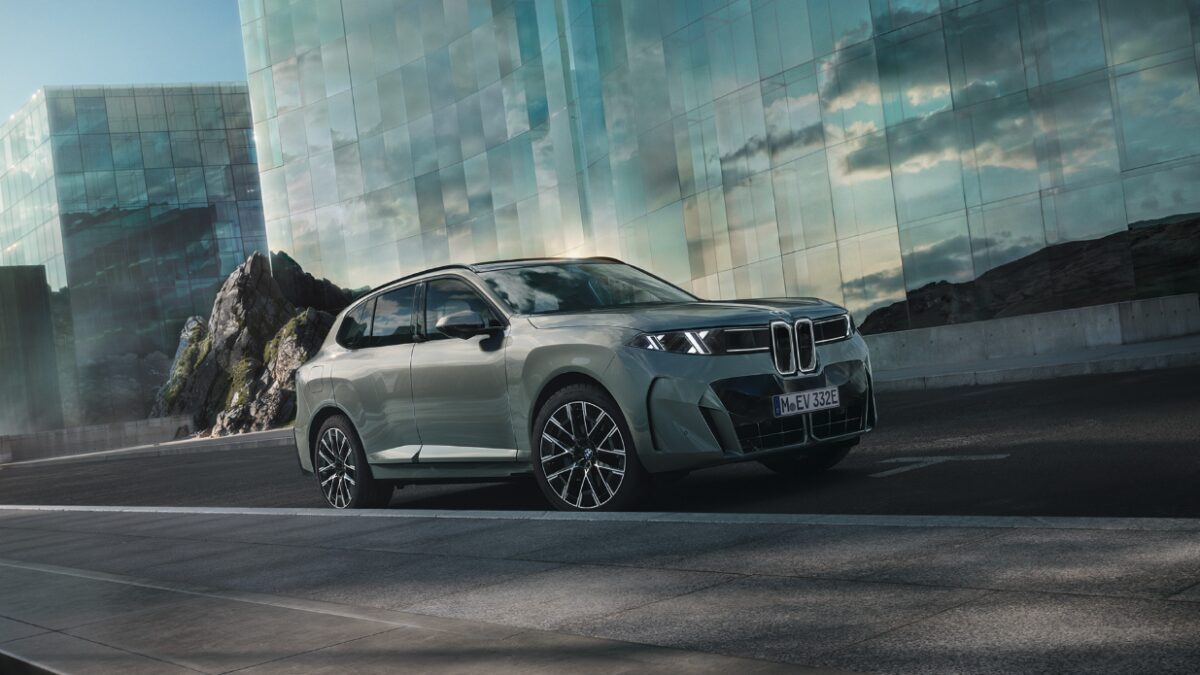 BMW представила кроссовер X5 с 5 вариантами привода