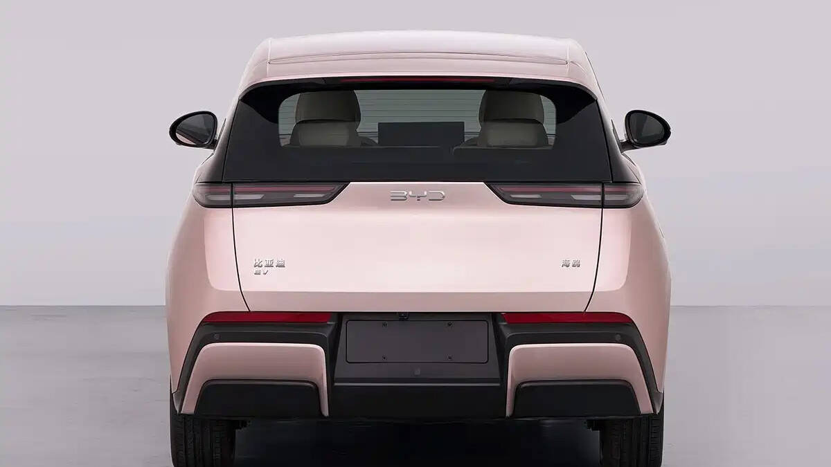Задняя часть электромобиля BYD Seagull с светодиодными фонарями