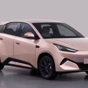 Электромобиль BYD Seagull в розовом цвете