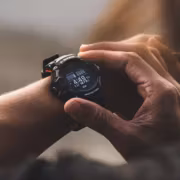 Часы G-Shock и Apple Watch Ultra 3 на руке