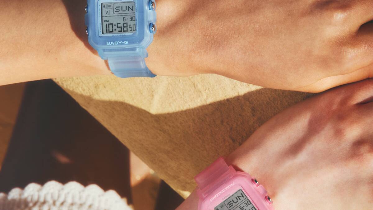 Рука с часами Baby-G Casio на запястье