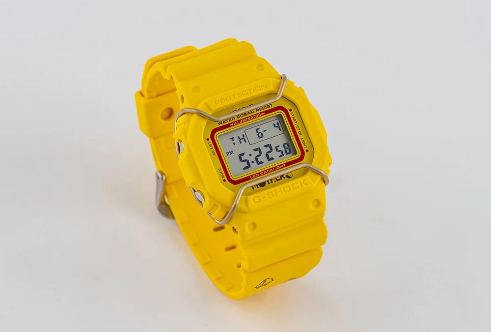 Жёлые часы Casio G-Shock с металлическими защитными дугами