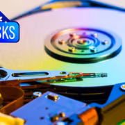 живая жесткий диск с внутренними компонентами SSD