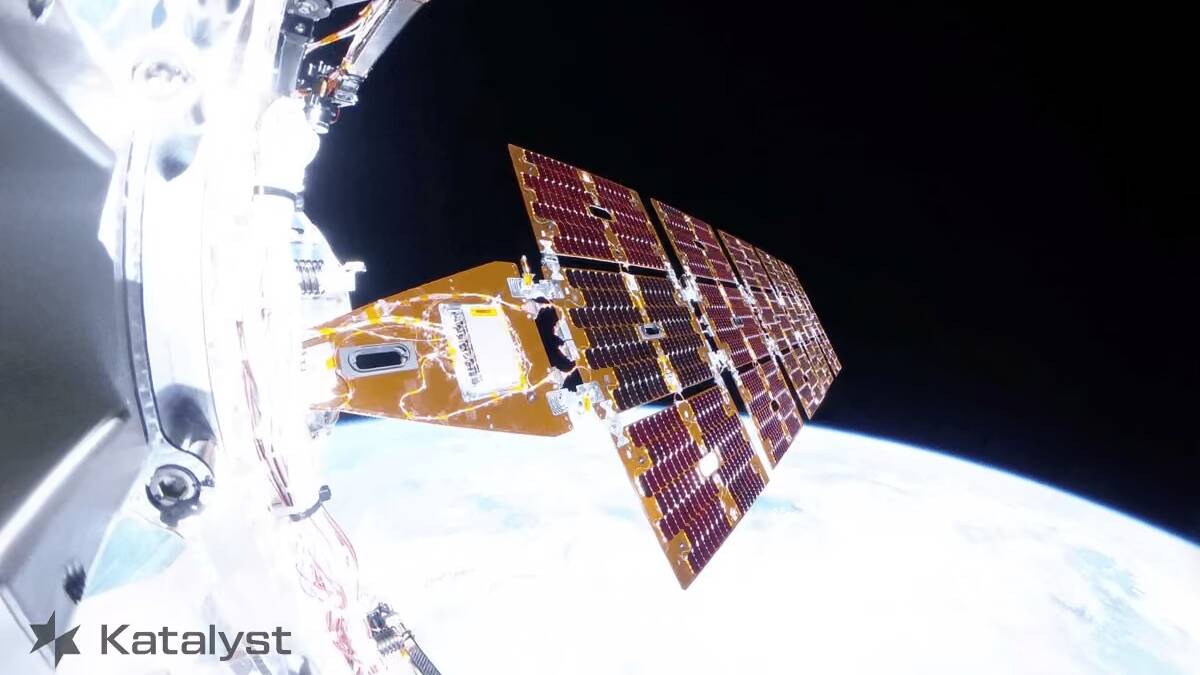 Частный космический буксир Katalyst Space потерял ориентацию перед сближением со Swift