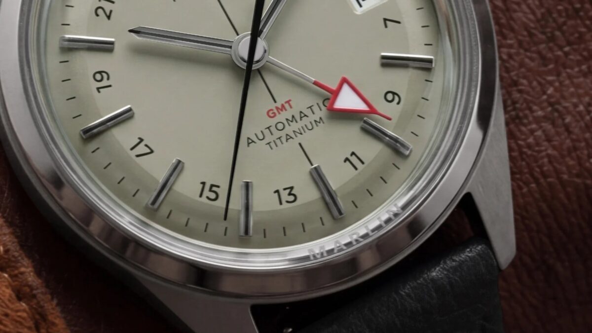 Часы Timex Marlin Jet GMT показывают время крупный циферблат