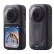 Экшн-камера Insta360 X6 с экраном и объективом