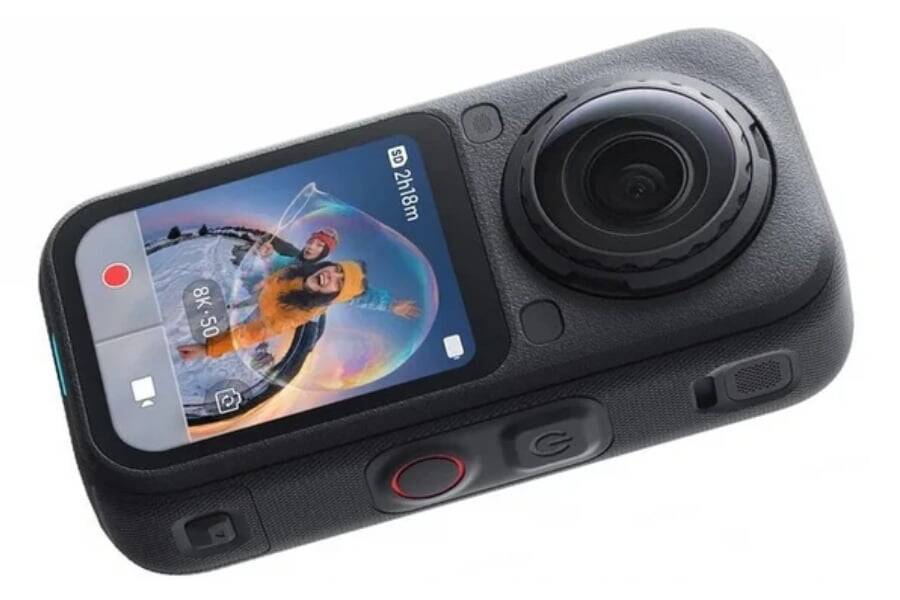 Экшн-камеру Insta360 X6 показали до анонса: компактный корпус и 8K при 50 fps 2 Экшн-камера Insta360 X6 черный корпус крупный объектив