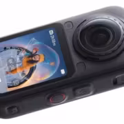 Экшн-камера Insta360 X6 черный корпус крупный объектив