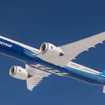 Боинг 777-9 Boeing самолет в небе