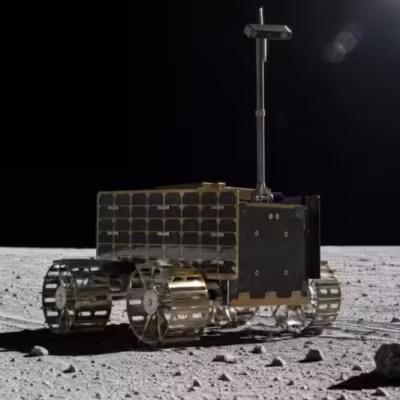 Луноход ESA на луне с солнечной панелью и антенной