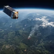 Спутник FireSat ищет лесные пожары над горами