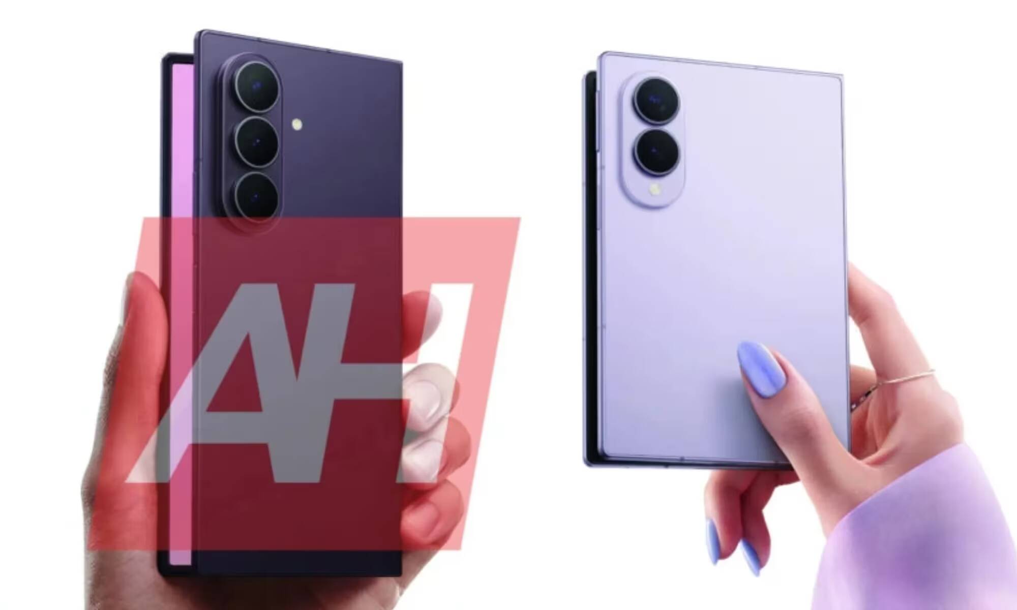 Samsung Galaxy Z Fold 8 Ultra: всё, что известно о флагманском складном смартфоне 12 Два смартфона Samsung Galaxy Z Fold 8 Ultra в руке