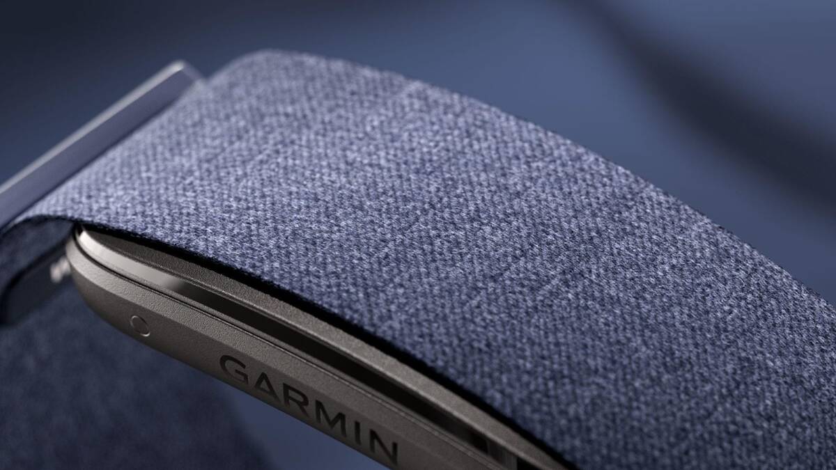 Garmin выпустила CIRQA Smart Band — браслет без экрана и подписки 1 Смартфон, экран, текстильная поверхность, кнопки, дизайн