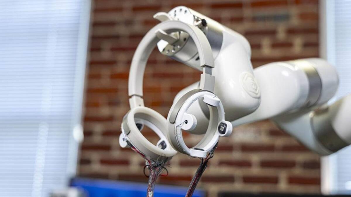 Гарнитура Spherephones превращает движение роботов в «музыку опасности» на заводе