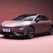 Geely вывела на рынок 578-сильный Galaxy TT Ultra за $29 тыс. 4 Электрический автомобиль передняя часть фара капот