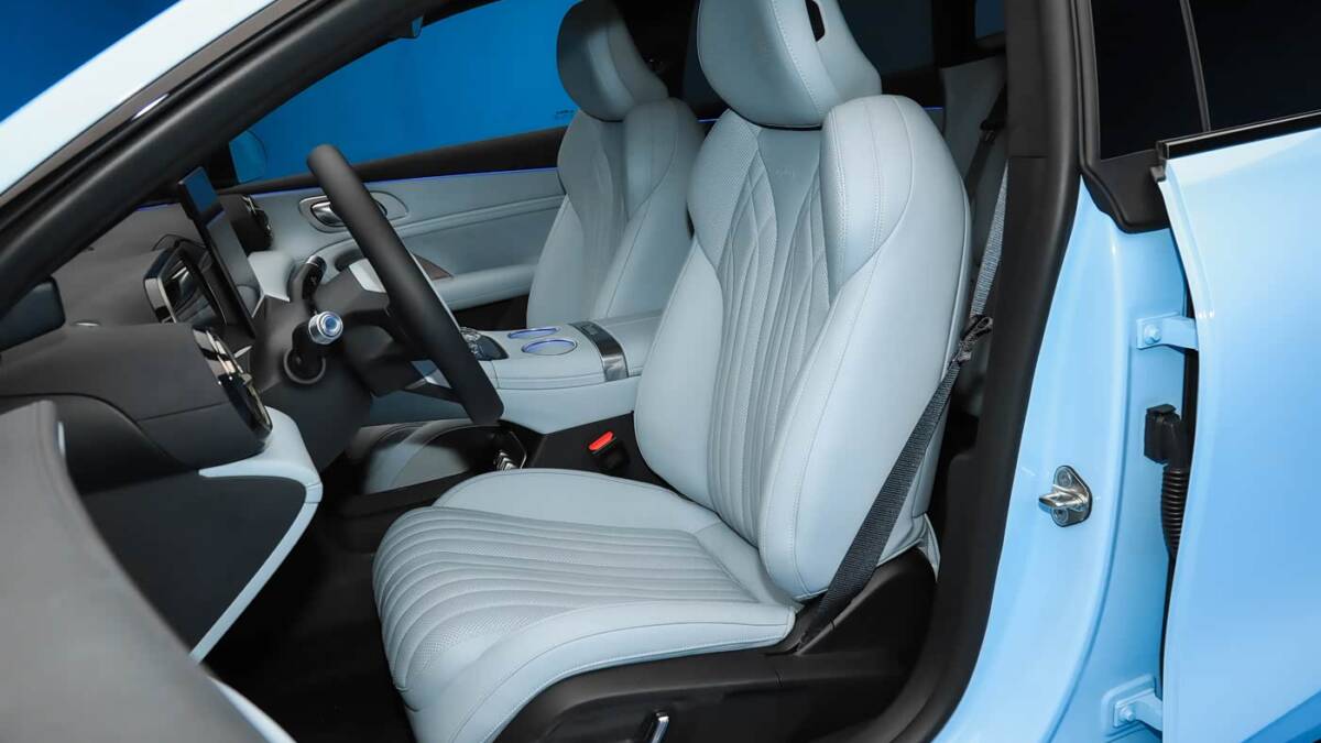Geely вывела на рынок 578-сильный Galaxy TT Ultra за $29 тыс. 5 Geely вывела на рынок 578-сильный Galaxy TT Ultra за $29 тыс.