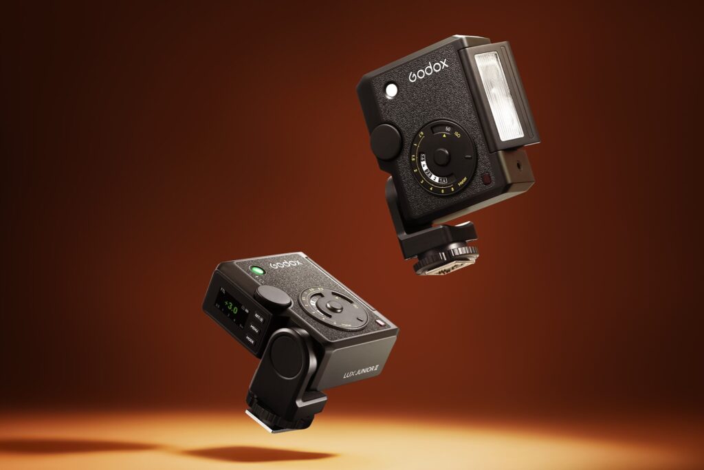 Godox Lux Junior II получила TTL и двухосевую голову в ретро-корпусе