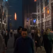 городские улицы люди прохожие Grok 4.5