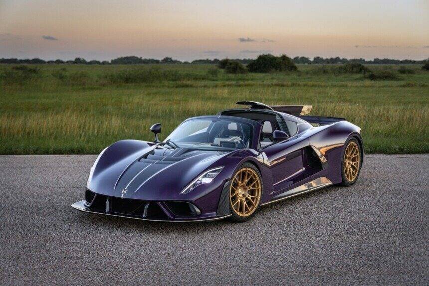 2031 л.с. и открытая кулиса. Hennessey показала гиперкар Venom F5-M Roadster 3 Гиперкар Hennessey Venom F5-M Roadster на дороге