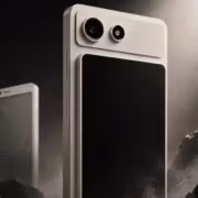 Hisense показала детали смартфона A10 с e-ink-экраном перед запуском в августе 4 Смартфон Hisense A10 с e-ink-экраном и двумя камерами