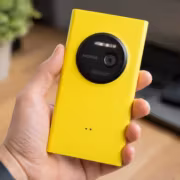 HMD хочет выкупить бренд Lumia у Microsoft после возрождения Asha 4 Жёлтый телефон Nokia с крупной камерой Nokia Lumia участок