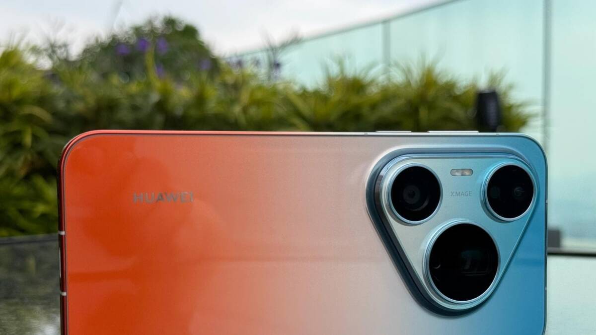 Huawei пообещала бесплатную замену аккумулятора и 4 смены пленки для Pura 90s в Саудовской Аравии 3 Задняя часть смартфона Huawei Pura 90s с тремя камерами