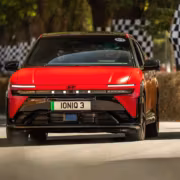 Электромобиль Hyundai Ioniq 3 оценили дешевле £25 000 перед стартом продаж 4 электронный блок, дисплей, кнопки, разъёмы, корпус, светодиоды, индикаторы
