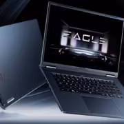 игровой ноутбук Gigabyte Eagle GL6J развернут показывают экран клавиатуру