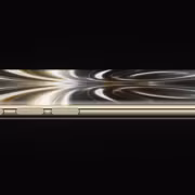 iPhone 20 с изящным дизайном и гладким экраном