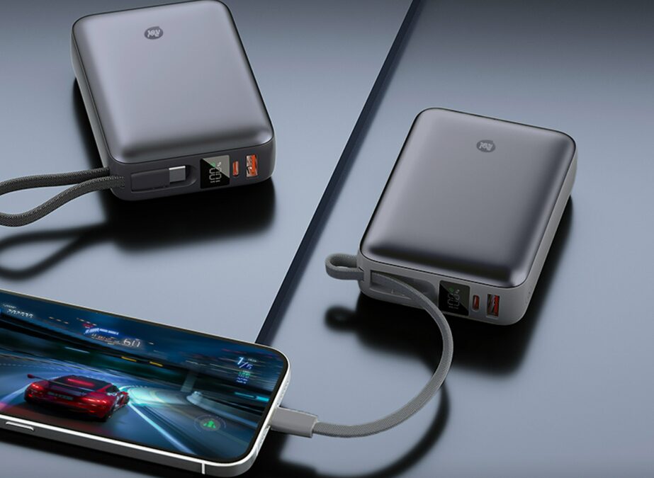 Пауэрбанки itel Zeno с USB портами и кабелями