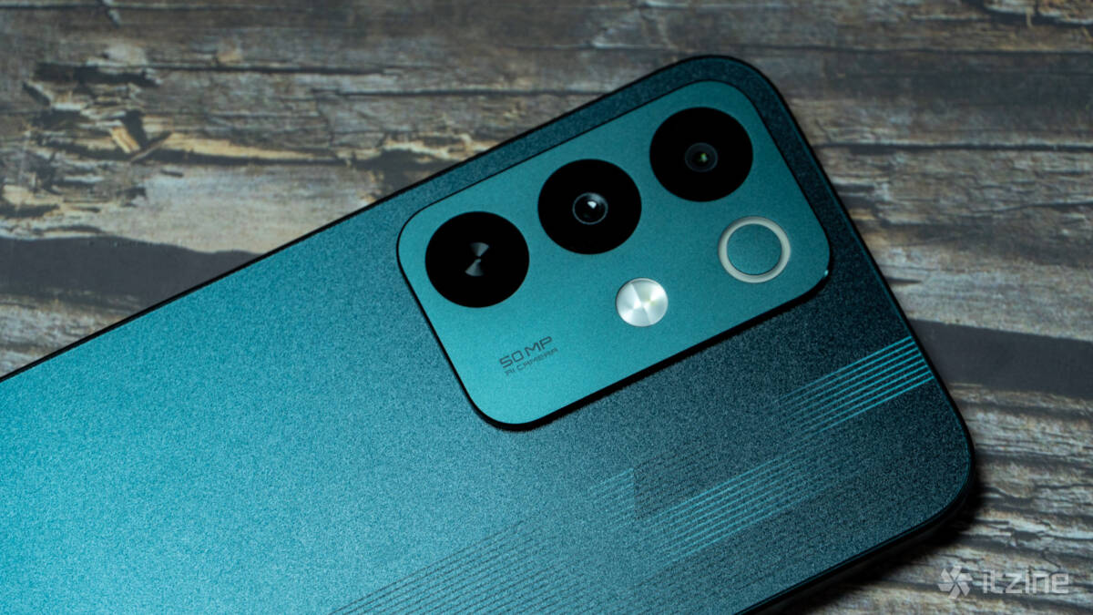Задняя панель смартфона realme P4 с камерой