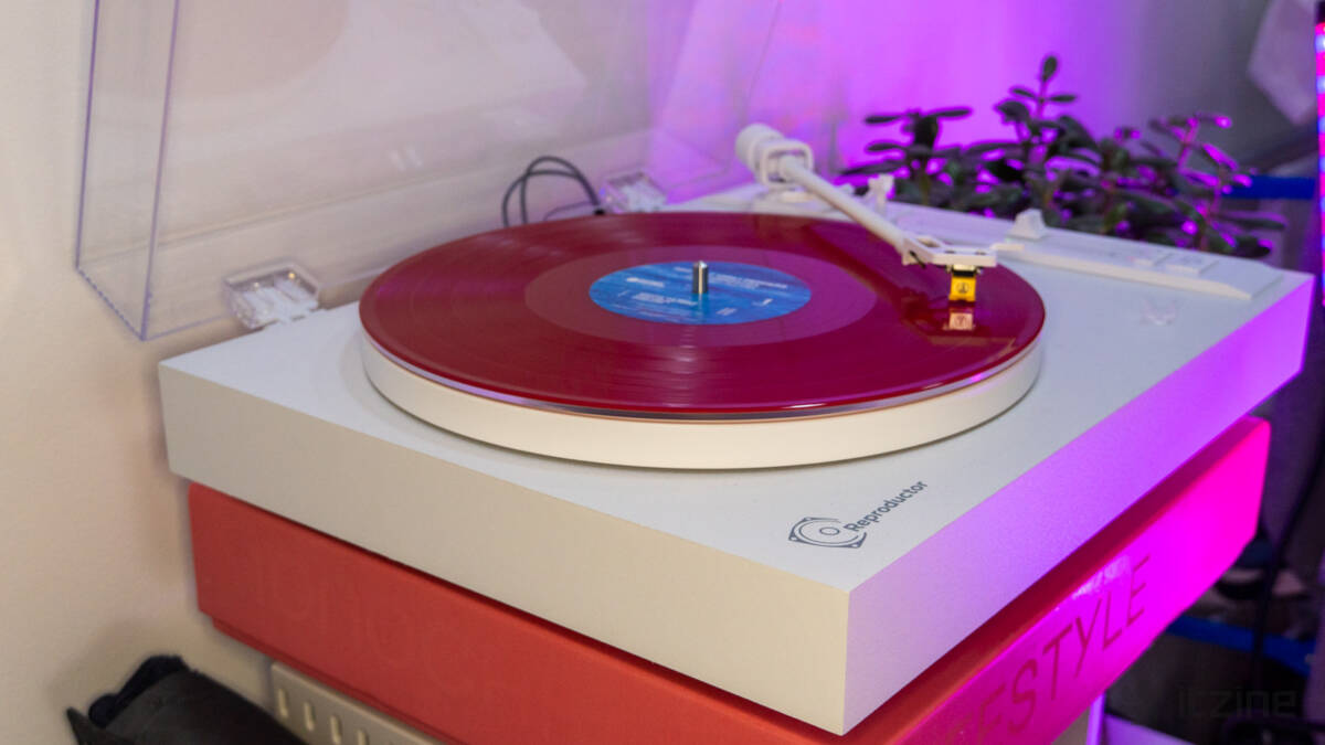 Обзор Reproductor RP-300BT: стильный виниловый проигрыватель с прямым приводом