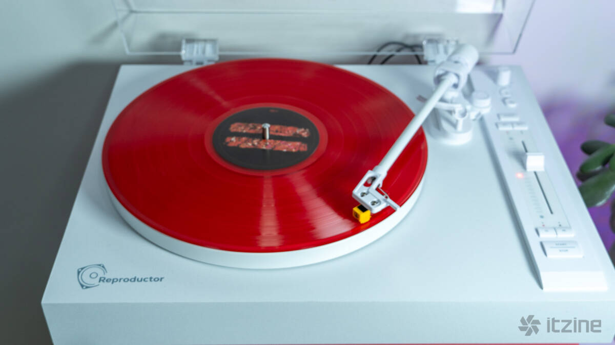 Обзор Reproductor RP-300BT: стильный виниловый проигрыватель с прямым приводом