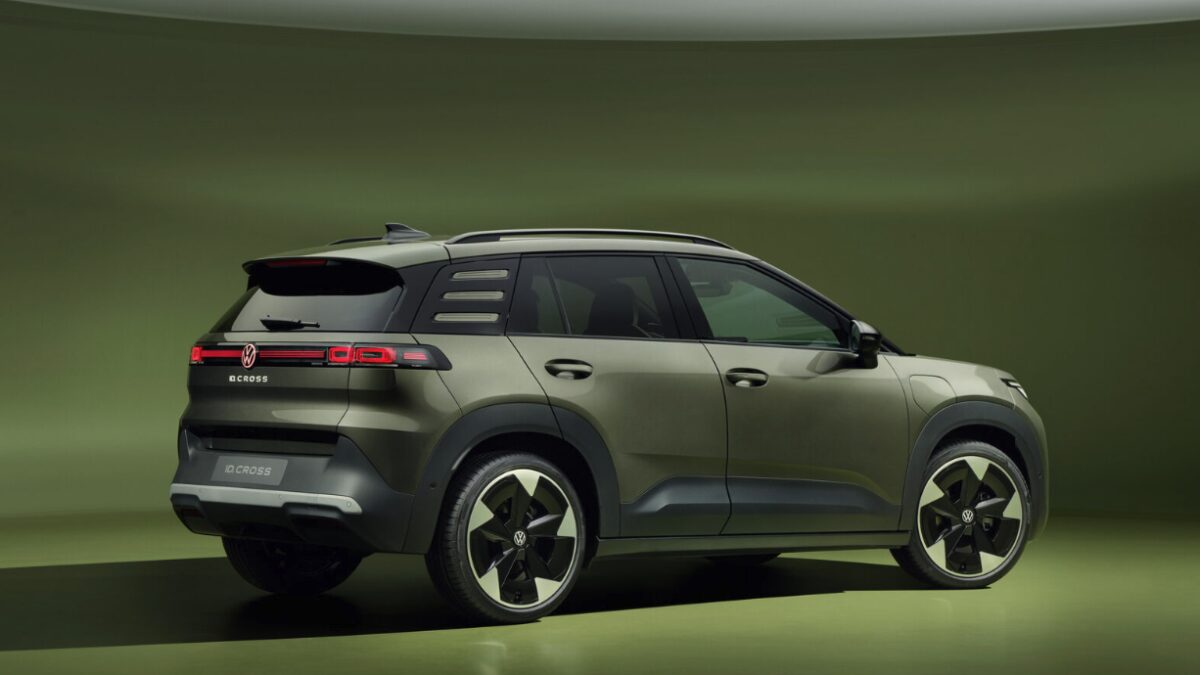 Электрокроссовер Volkswagen ID. Cross в зеленом цвете