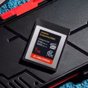 Карта памяти за 4400 долларов. SanDisk выпустила CFexpress 4.0 для 12K-видео 8 Карта памяти SanDisk Extreme PRO 1TB на чёрном карте памяти