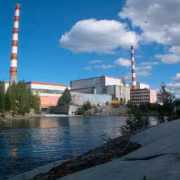 Кольская АЭС-2 промышленное здание и дымовые трубы