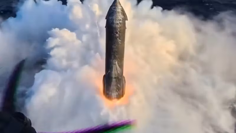 Космический корабль Starship мягко сел в океан