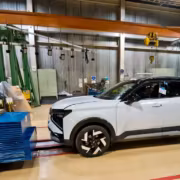 Кроссовер Lada Azimut проходит краш-тесты внутри цеха
