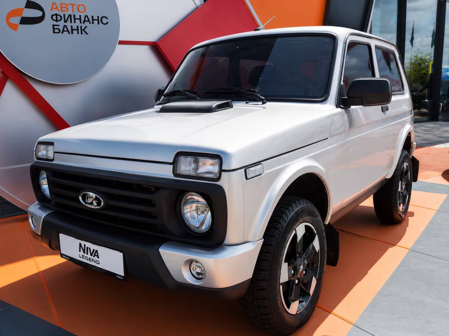Lada Niva Travel и Niva Legend обошли Geely Monjaro в топе полноприводных авто