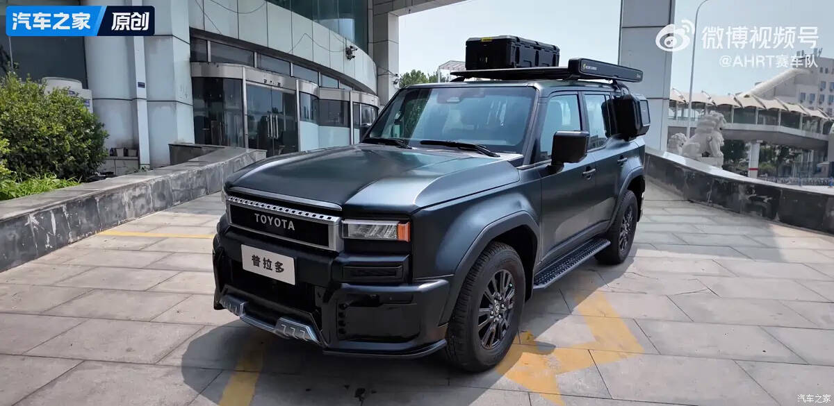 Land Cruiser Prado 250 в стиле Гелендвагена оценили в 5,8 млн рублей 3 Черный Land Cruiser Prado 250 в стиле Гелендвагена с боксом на крыше и защитой передка