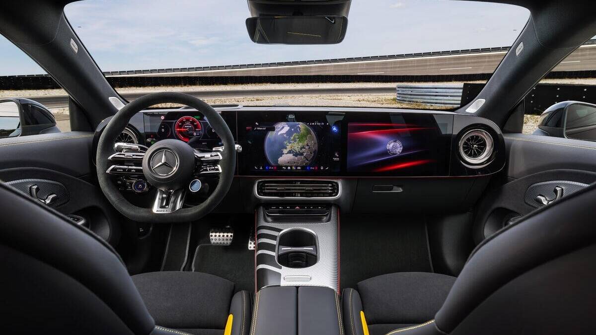 Электроседан Mercedes-AMG CLA получил 671 л. с. и режим дрифта