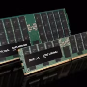 Micron показала DDR5 MRDIMM на 14400 МТ/с и 96 ГБ для серверов 3 Две DDR5 MRDIMM планки памяти Micron на черном фоне