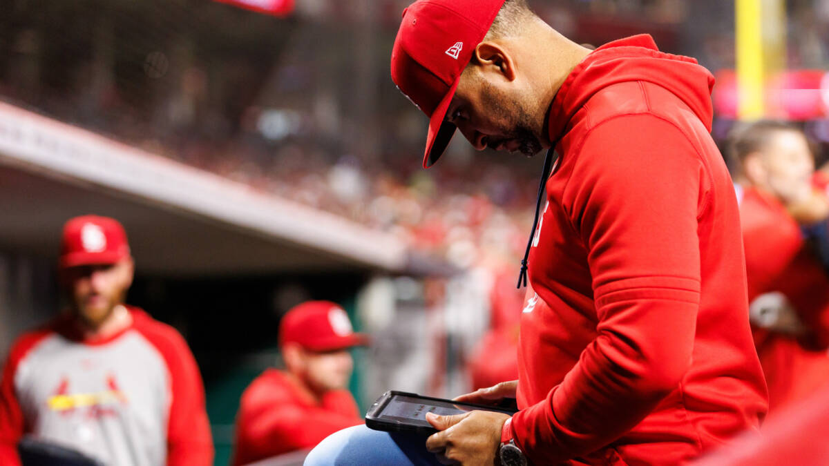 MLB запретила iPad с ИИ в дугаутах для подсказок по заменам и подачам 1 MLB запретила iPad с ИИ в дугаутах для подсказок по заменам и подачам