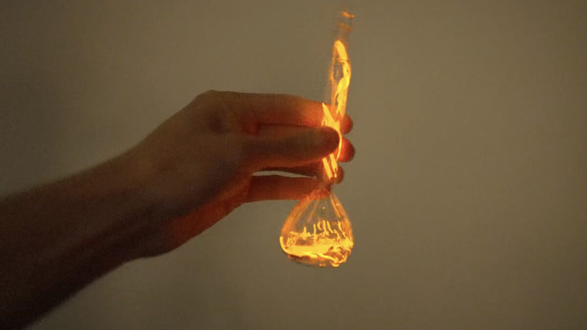 У Styropyro получилась молния в бутылке из ртути и неона 7 горячая лампа в руке стильной трубки Styropyro